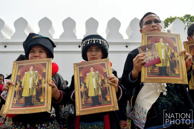 ภาพชุด ชาวไทยภูเขาเผ่าเมี่ยน ร่วมกราบสักการะพระบรมศพ