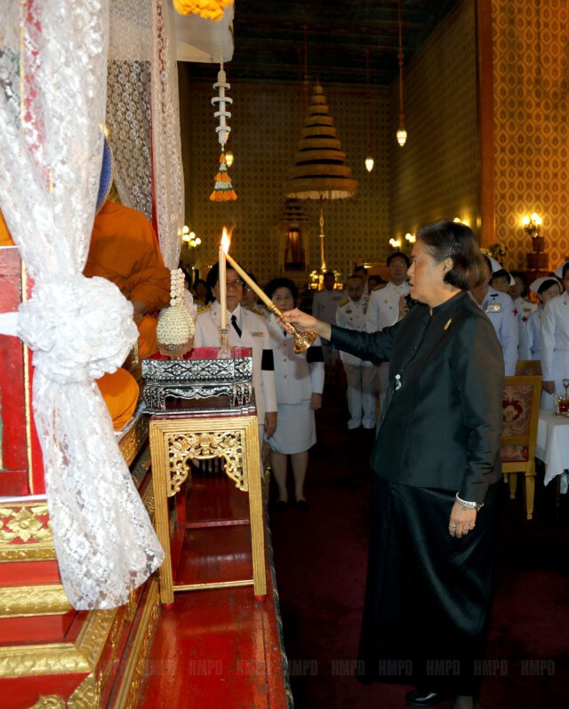 สมเด็จพระเทพรัตนราชสุดาฯ เสด็จฯ ในการพระพิธีธรรมสวดพระอภิธรรมพระบรมศพ