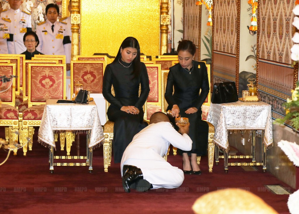 พระองค์ภา-พระองค์เจ้าสิริวัณณวรีฯ เสด็จพระพิธีธรรมสวดพระอภิธรรมพระบรมศพ พระองค์ภา-พระองค์เจ้าสิริวัณณวรีฯ เสด็จพระพิธีธรรมสวดพระอภิธรรมพระบรมศพ