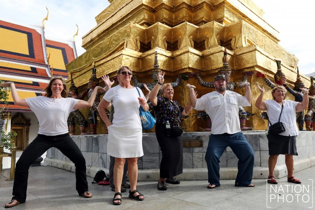 นักท่องเที่ยวไทย-เทศ เข้าชมวัดพระแก้ว เป็นวันแรก