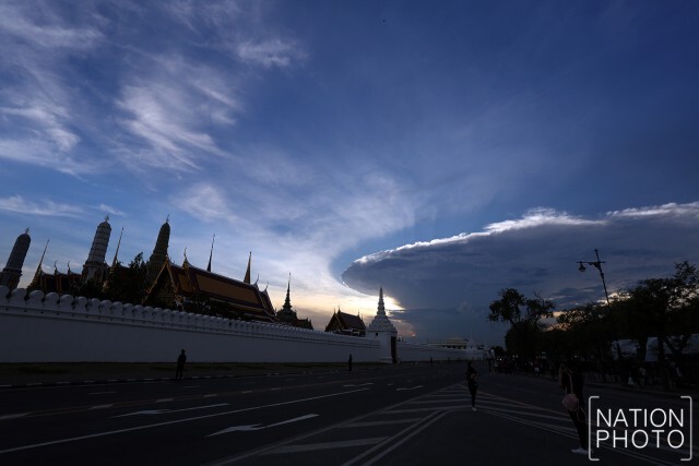 ท้องฟ้า บริเวณพระบรมมหาราชวัง