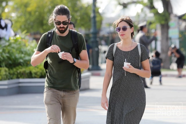 นักท่องเที่ยวพร้อมใจแต่งชุดดำ เที่ยวชมวัดพระแก้ว