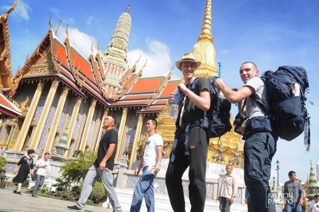 วันแรกของวัดพระแก้ว หลังเปิดในรอบ 2 สัปดาห์