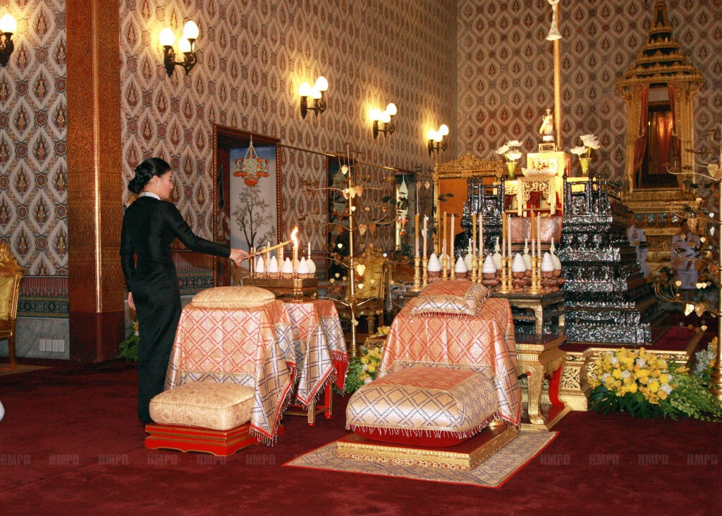 องค์สิริวัณณวรีฯ เสด็จพิธีสวดพระอภิธรรม พระบรมศพ องค์สิริวัณณวรีฯ เสด็จพิธีสวดพระอภิธรรม พระบรมศพ