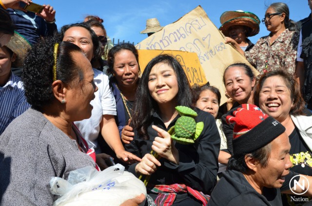"ยิ่งลักษณ์" ลงอีสาน ควักเงินซื้อข้าวชาวนามาขายต่อใน กทม.