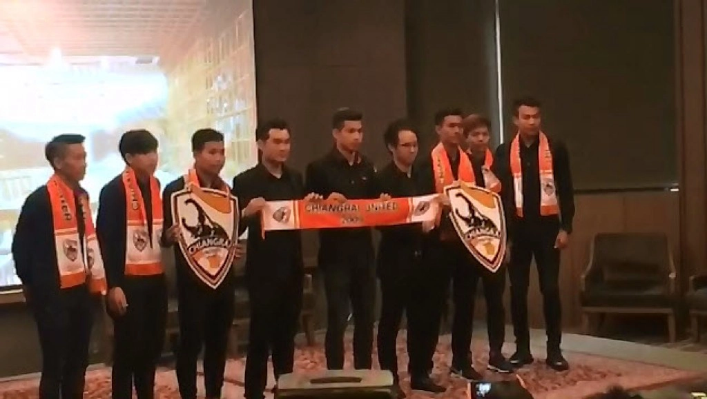 "ตั้ม ธนบูรณ์" เปิดตัวเชียงราย พร้อม 6 แข้งใหม่ รวม 85 ล้านบาท