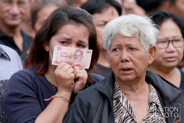 ชาวยะลา ร่วมร้องเพลงสรรเสริญพระบารมี