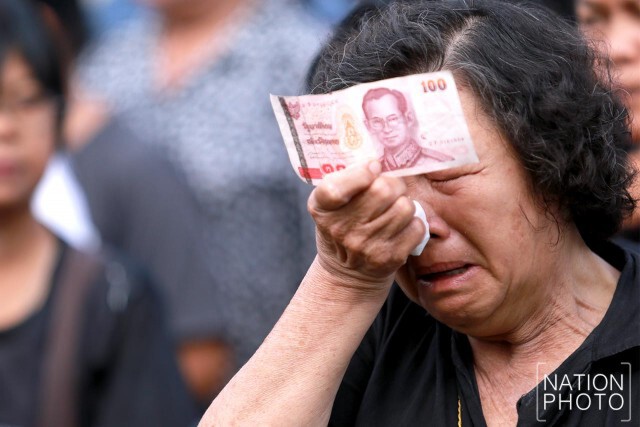 ชาวยะลา ร่วมร้องเพลงสรรเสริญพระบารมี