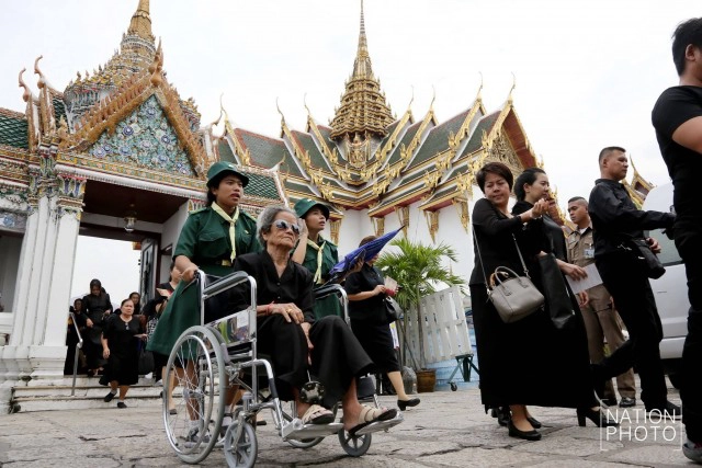 ลำดับภาพ : ครบ 1 เดือน..."ในหลวง" เสด็จสวรรคต