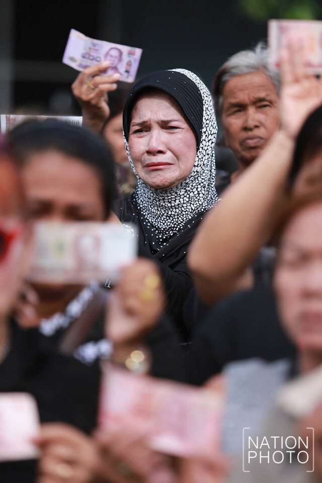 ชาวยะลา ร่วมร้องเพลงสรรเสริญพระบารมี