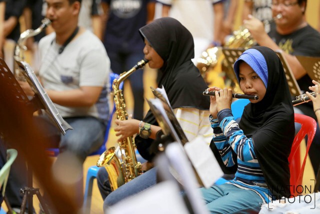 วงเยาวชนออร์เคสตรายะลา ซ้อมกิจกรรมร้องเพลงสรรเสริญพระบารมี