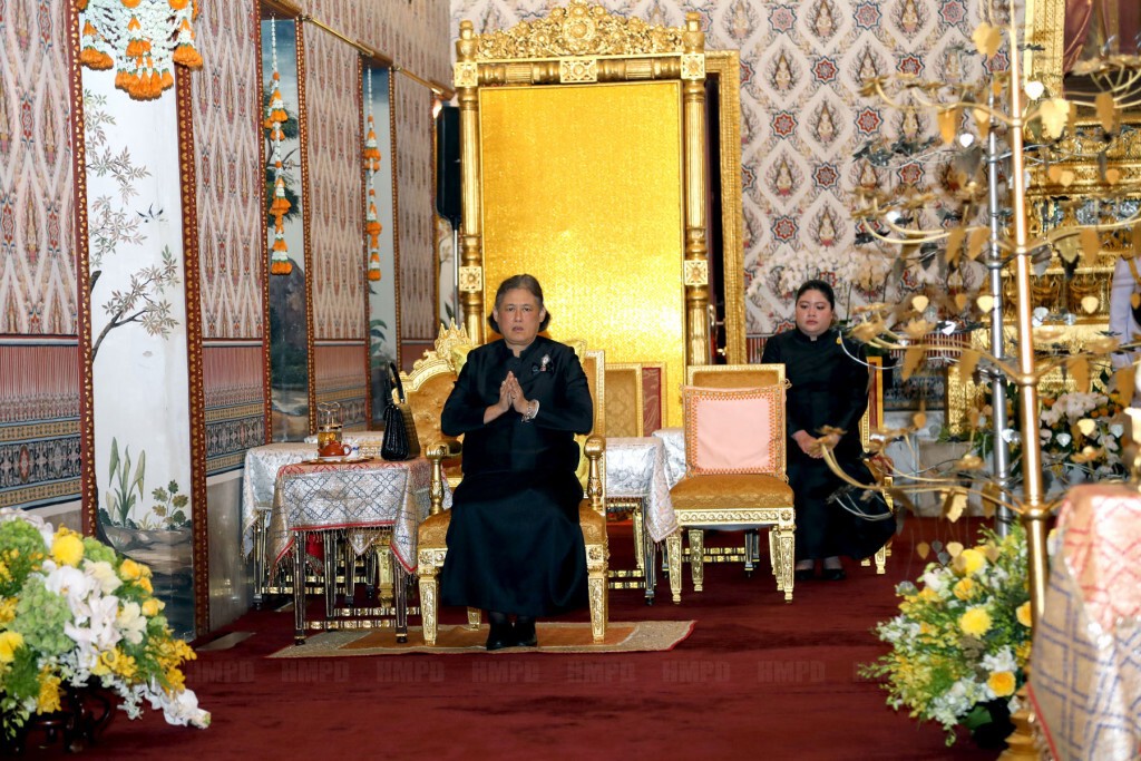 สมเด็จพระเทพรัตนราชสุดาเสด็จฯพระพิธีธรรมสวดพระอภิธรรมพระบรมศพ สมเด็จพระเทพรัตนราชสุดาเสด็จฯพระพิธีธรรมสวดพระอภิธรรมพระบรมศพ