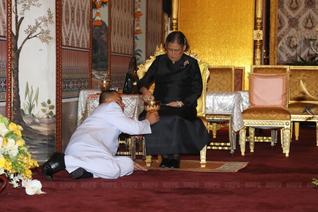 สมเด็จพระเทพฯ เสด็จฯพระพิธีธรรมสวดพระอภิธรรมพระบรมศพ