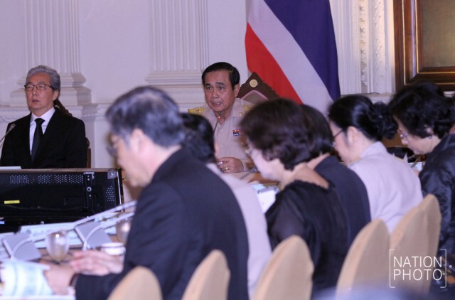 นายกฯ เรียกประชุม กนข.แก้ปัญหาข้าว