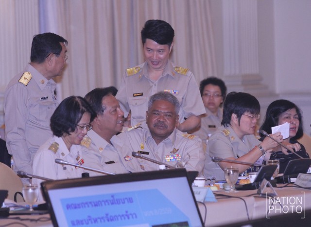 นายกฯ เรียกประชุม กนข.แก้ปัญหาข้าว