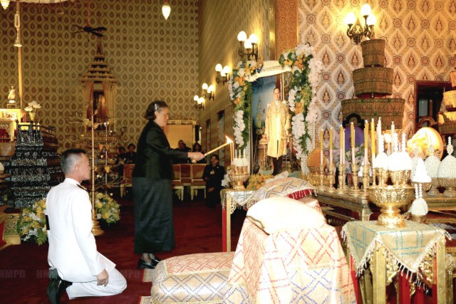 สมเด็จพระเทพรัตนราชสุดาเสด็จฯพระพิธีธรรมสวดพระอภิธรรมพระบรมศพ