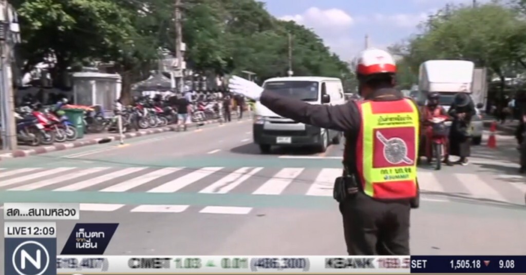 ปชช.ต่อแถวเข้าถวายบังคมพระบรมศพ