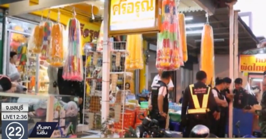 ตรวจร้านค้าในบางละมุง ลักลอบขายประทัดร่วมแสนนัด ตรวจร้านค้าในบางละมุง ลักลอบขายประทัดร่วมแสนนัด