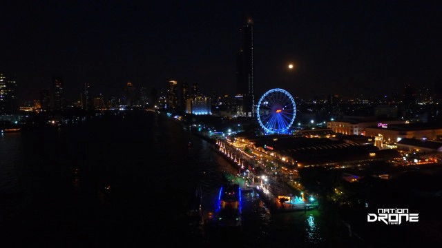 ภาพมุมสูง บรรยากาศ วันลอยกระทง จาก เอเชียทีคยามค่ำคืน