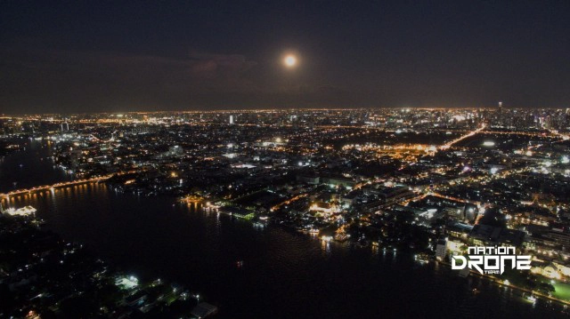 ภาพมุมสูง "ซุปเปอร์ฟูลมูน" จากสะพานพระราม 8
