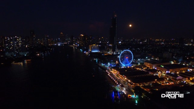 ภาพมุมสูง บรรยากาศ วันลอยกระทง จาก เอเชียทีคยามค่ำคืน