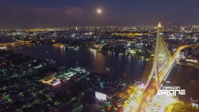 ภาพมุมสูง "ซุปเปอร์ฟูลมูน" จากสะพานพระราม 8