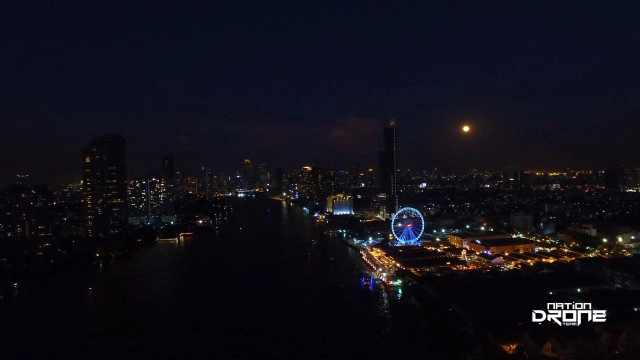 ภาพมุมสูง บรรยากาศ วันลอยกระทง จาก เอเชียทีคยามค่ำคืน