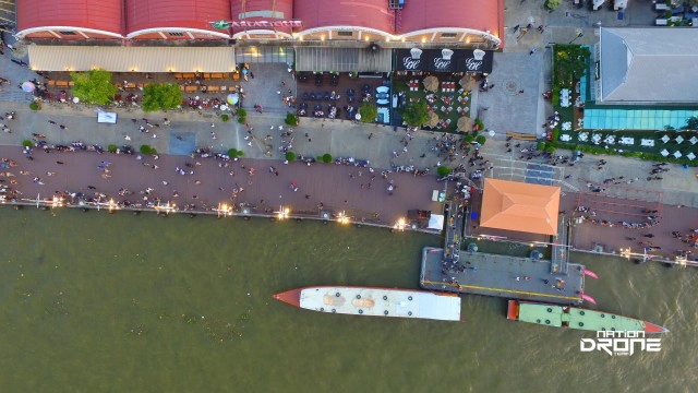 ภาพมุมสูง บรรยากาศ ลอยกระทง จาก เอเชียทีค