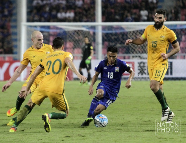 ภาพชุด : "ช้างศึก" เก็บแต้มแรกคัดบอลโลก หลังเจ๊าออสซี่ 2-2
