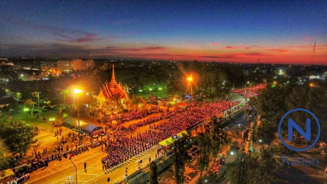 ชาวอุบลราชธานีกว่า 7 หมื่น
รำถวายท่าฟ้อนรำ แสดงความอาลัย ในหลวง ร.๙
