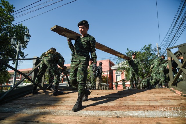 รื้อ"สะพานข้ามคลองหลอด"แล้ว