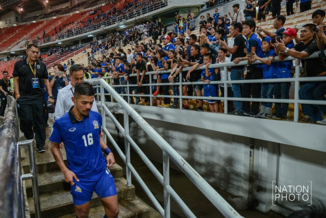ภาพชุด : "ช้างศึก" เก็บแต้มแรกคัดบอลโลก หลังเจ๊าออสซี่ 2-2