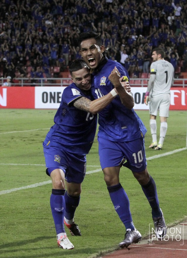 ภาพชุด : "ช้างศึก" เก็บแต้มแรกคัดบอลโลก หลังเจ๊าออสซี่ 2-2