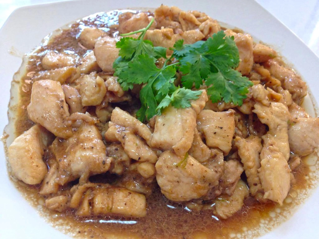 ครัวน้าคม : ไก่ผัดกระเทียมพริกไทย เมนูจากไก่ง่ายๆ รสอร่อย