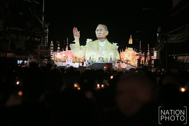 ชาวพัทยา จุดเทียนแสดงความอาลัย