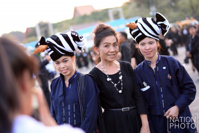 กลุ่มชาติพันธุ์ปะโอ เดินทางมาสักการะพระบรมศพ