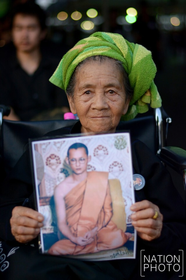 กลุ่มชาติพันธุ์ปะโอ เดินทางมาสักการะพระบรมศพ