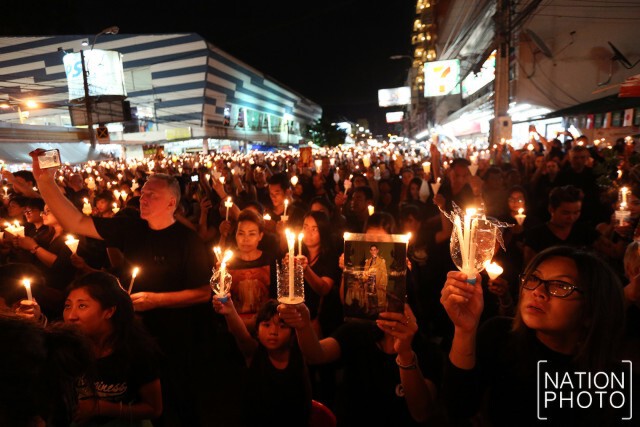 ชาวพัทยา จุดเทียนแสดงความอาลัย