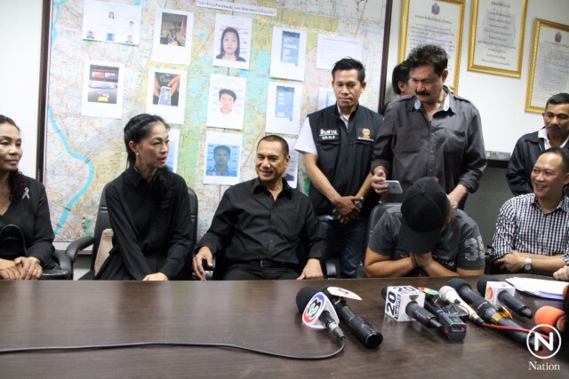 "สรพงษ์-ภรรยา" ร่วมแถลงข่าวจับคนร้าย แฮกเฟสบุ๊ค-ไลน์หลอกโอนเงิน รับหาเงินใช้หนี้ เที่ยวเตร่