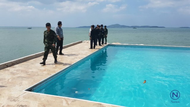 เมืองพัทยาลุยปิดหมาย
สั่งรื้อสระว่ายน้ำในทะเล
ด้านโรงแรมติดป้ายปิดชั่วคราว