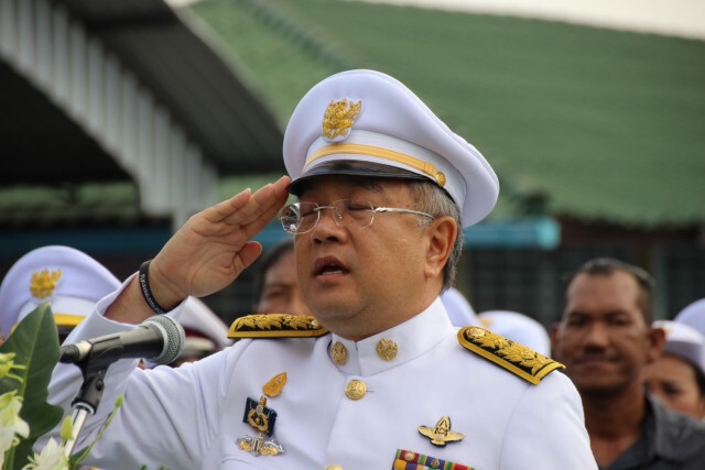 ชาวพังงา ร่วมแปรอักษร เลข๙ ภายในรูปหัวใจ ที่เกาะปันหยี ถวายอาลัยในหลวง