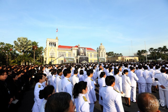นายกฯ นำกล่าวคำปฏิญาณ-ร้องเพลงสรรเสริญพระบารมี