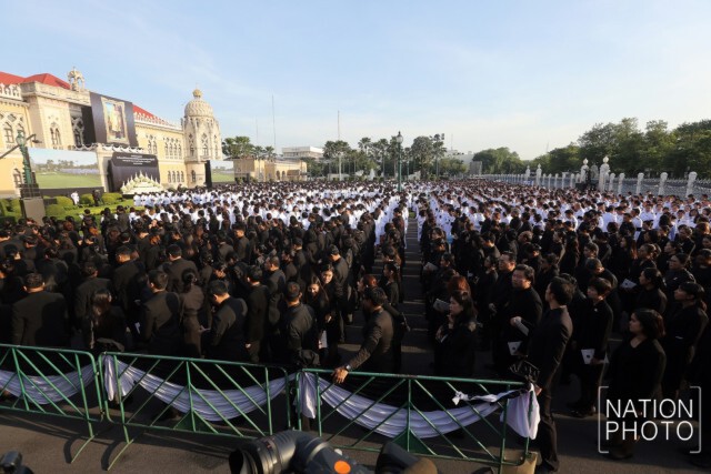 นายกฯ นำกล่าวคำปฏิญาณ-ร้องเพลงสรรเสริญพระบารมี