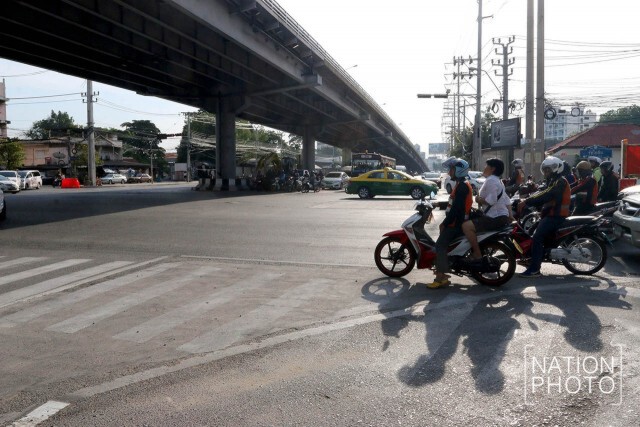 บรรยากาศช่วงเช้า ก่อนปิดสะพานข้ามแยกรัชโยธิน