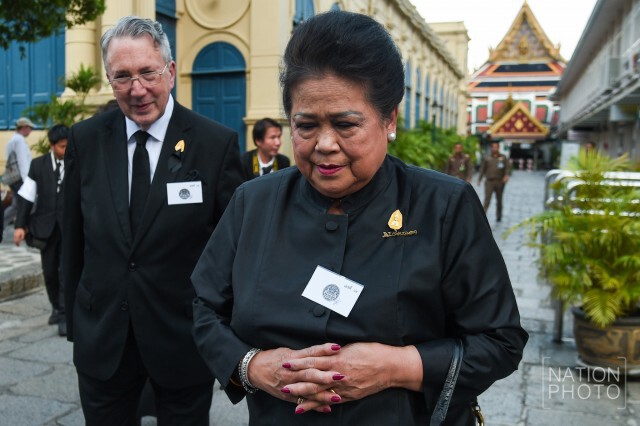 อดีตพระอาจารย์ รร.จิตรลดา เดินทางจากอังกฤษร่วมฟังพระพิธีธรรมสวดพระอภิธรรมพระบรมศพ
