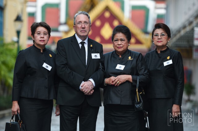 อดีตพระอาจารย์ รร.จิตรลดา เดินทางจากอังกฤษร่วมฟังพระพิธีธรรมสวดพระอภิธรรมพระบรมศพ