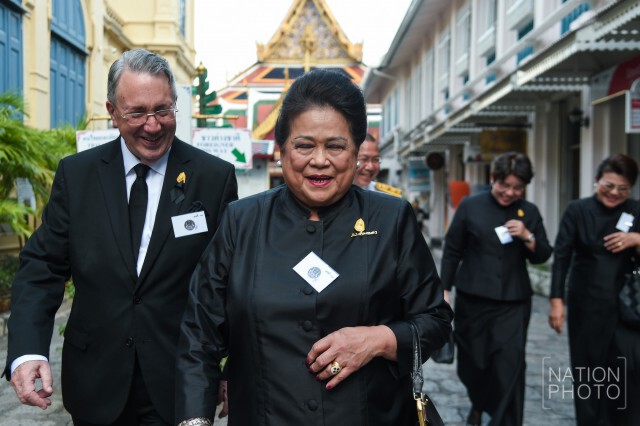 อดีตพระอาจารย์ รร.จิตรลดา เดินทางจากอังกฤษร่วมฟังพระพิธีธรรมสวดพระอภิธรรมพระบรมศพ