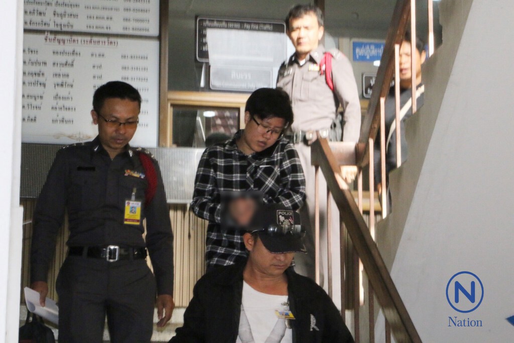 ศาลอาญา อนุญาตฝากขังครั้งแรก "สาวหล่อ" แอบอ้างราชนิกูล เรียกเงินเข้าสักการะ ศาลอาญา อนุญาตฝากขังครั้งแรก "สาวหล่อ" แอบอ้างราชนิกูล เรียกเงินเข้าสักการะ