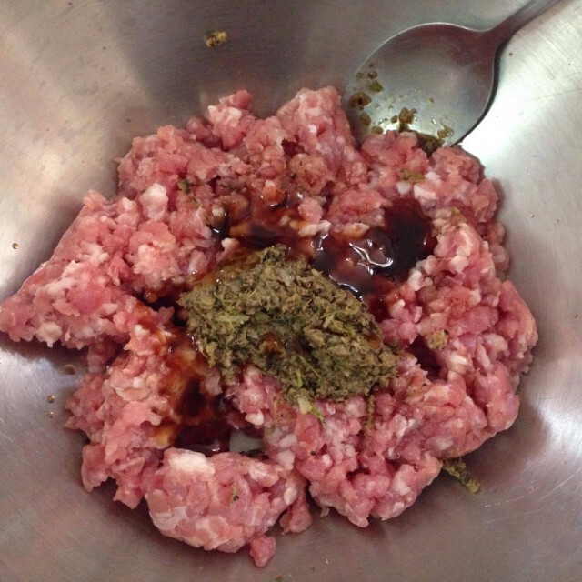 ครัวน้าคม : หมูก้อนทรงเครื่องทอด เมนูอาหารง่ายๆ เด็กผู้ใหญ่ทานได้หมด