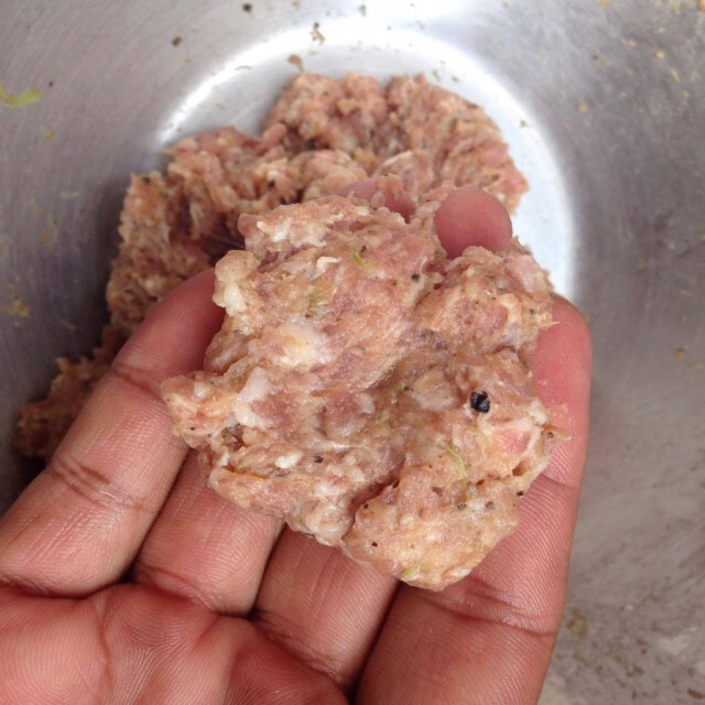 ครัวน้าคม : หมูก้อนทรงเครื่องทอด เมนูอาหารง่ายๆ เด็กผู้ใหญ่ทานได้หมด